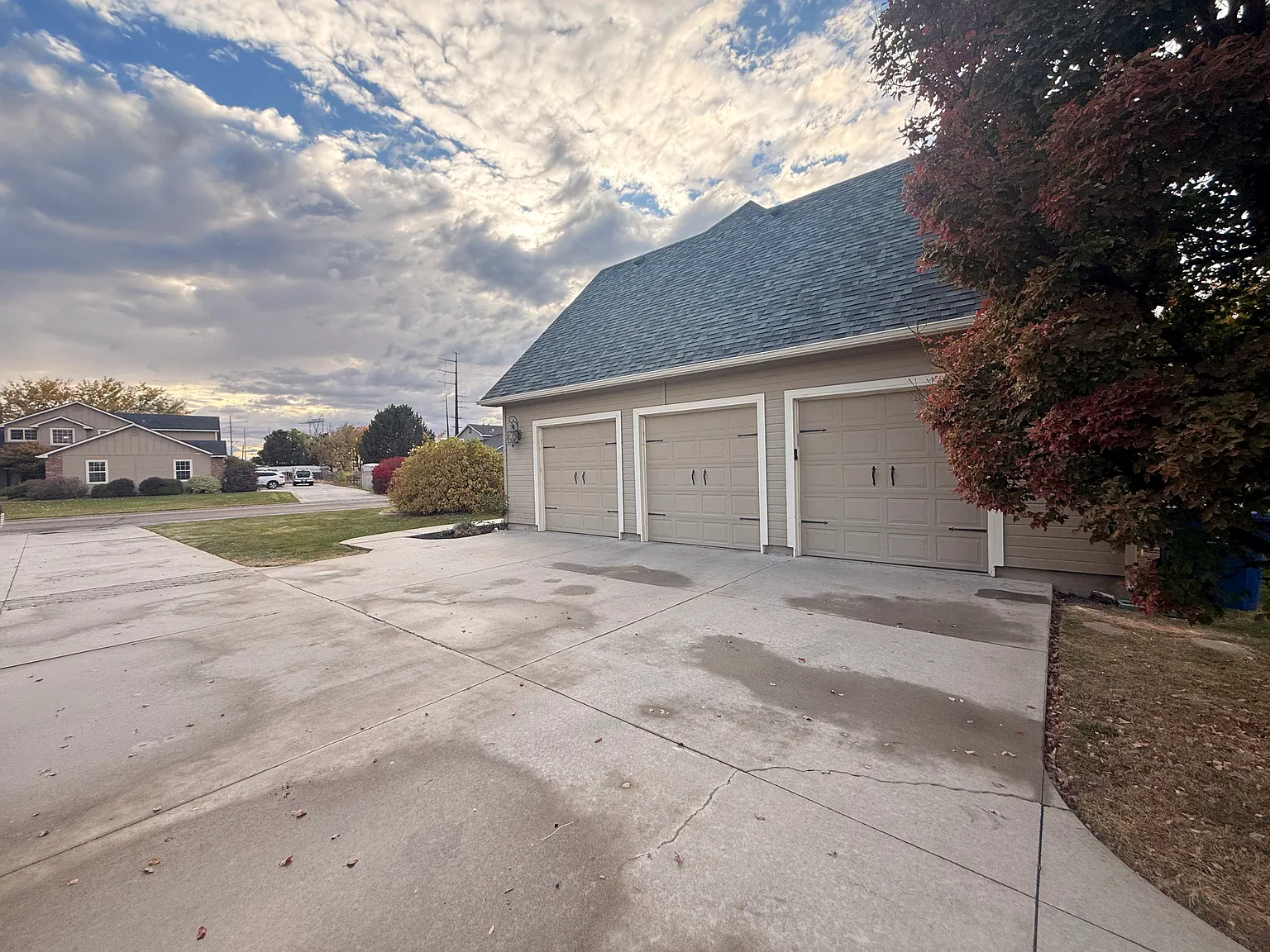 4 bed, 4020 sqft, $4,500 — Photo 3