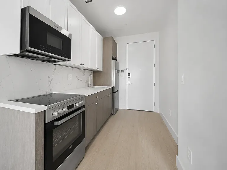 837 Maple St #1R — Photo 4