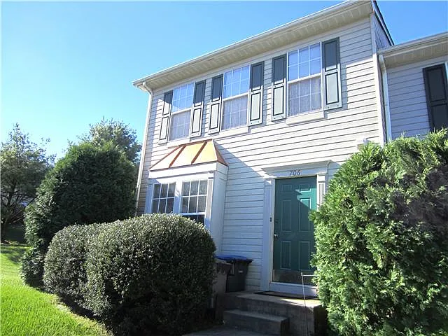 706 Ashland Ct photo 1