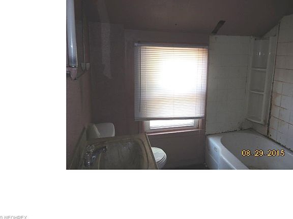 5th image of 871 Davies Ave