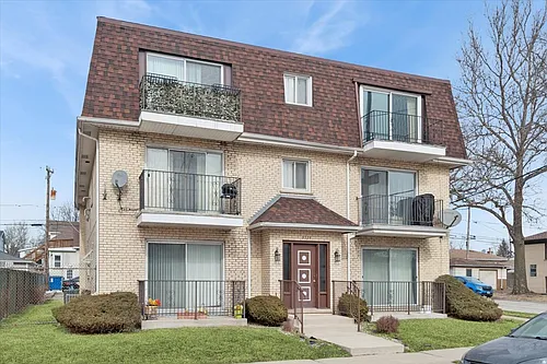 6534 W Montrose Ave #3W Photo 1