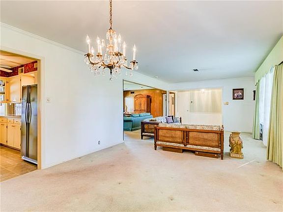 5th image of 3829 Weeburn Dr