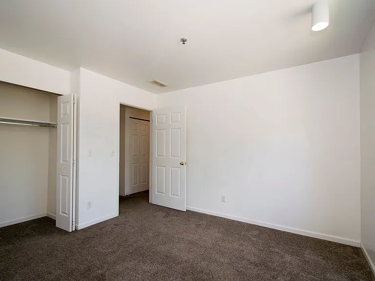 1117 Plymouth Dr — Photo 7