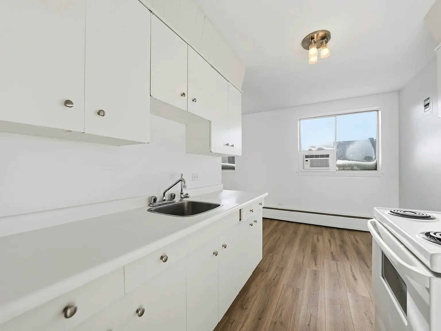 Lady Robinson Apartments — Photo 1