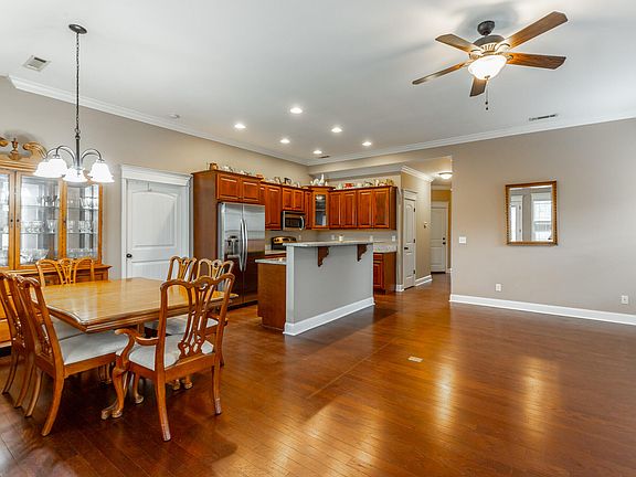 4th image of 130 Hillhouse Ln