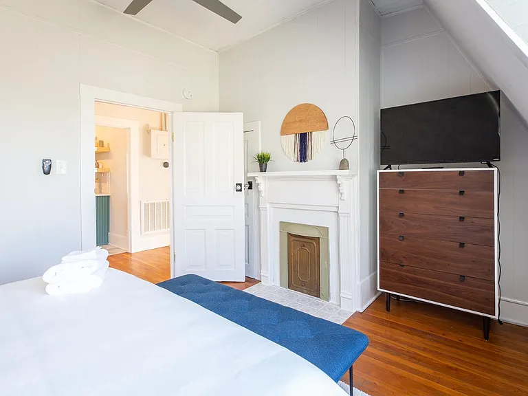 106 W Trinity Ave #B — Photo 21