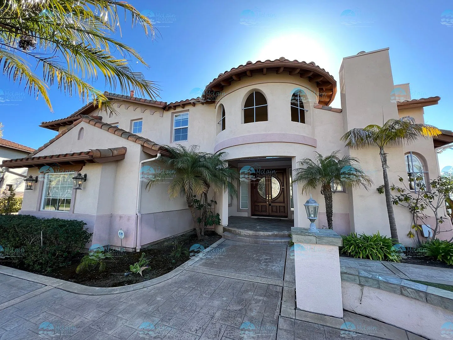 Large Home with Stunning Ocean and Lagoon Views! — Photo 2