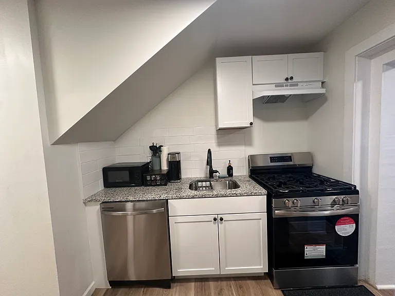 540 N State St #B — Photo 13