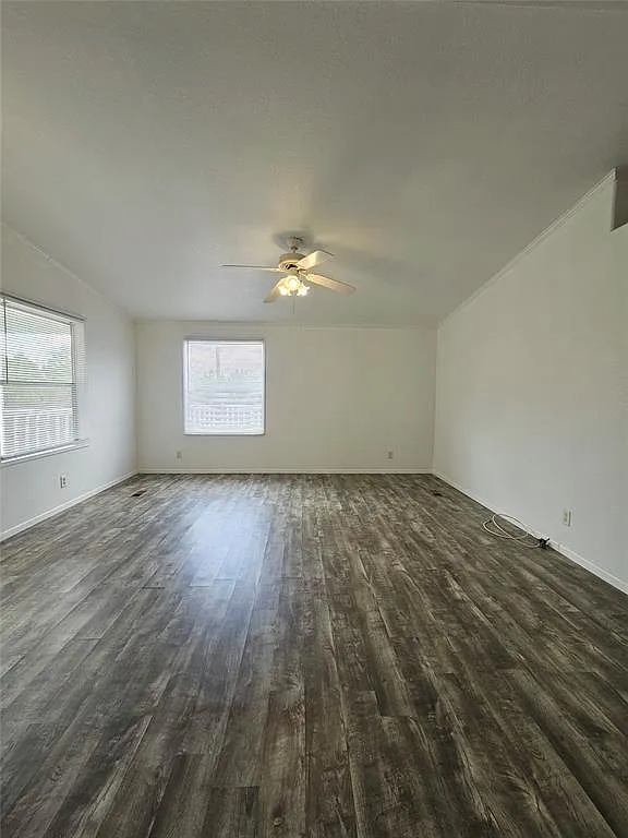 3 bed, 2.0 bath, 1568 sqft, $1,700 — Photo 2