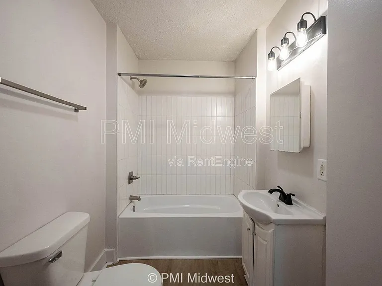 2211 E New York St #B — Photo 12