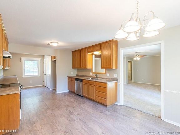 5th image of 209 Sooner Dr