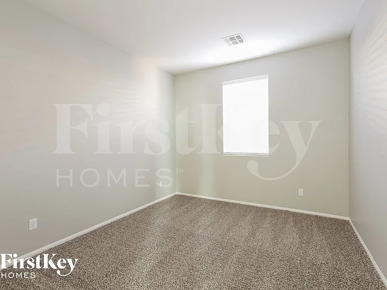 584 Little Moon Ave — Photo 11