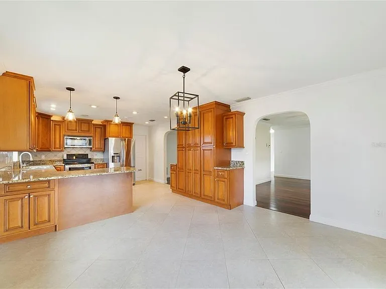 5418 Ardmore Dr — Photo 7
