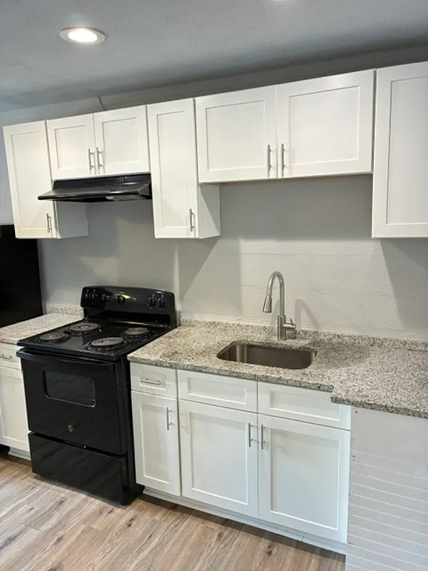 1 bed, 1.0 bath, 420 sqft, $750 — Photo 1