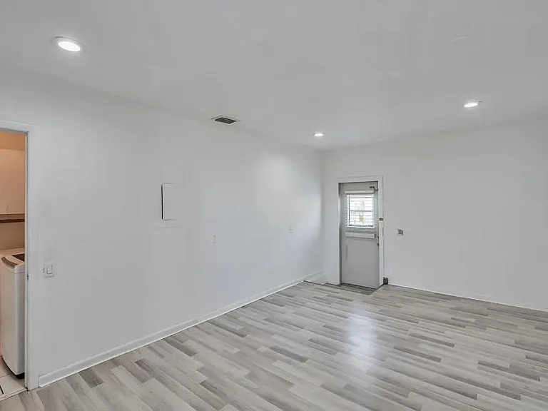 9720 Carousel Cir S — Photo 9