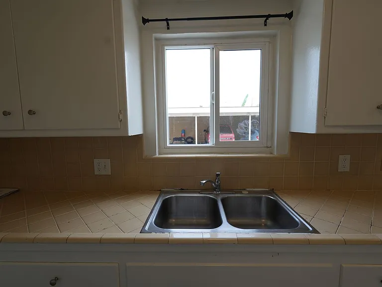 11915 Manor Dr — Photo 11