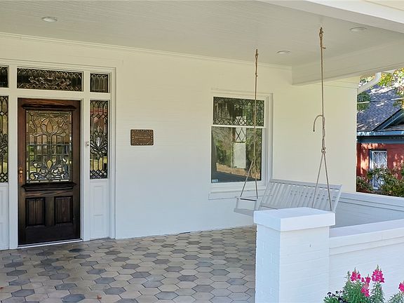 4th image of 606 N 8th St