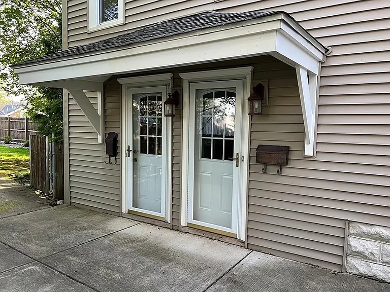 151 Eagle St — Photo 2
