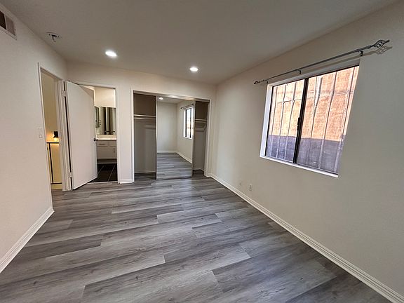 3rd image of 15819 Vanowen St APT 3