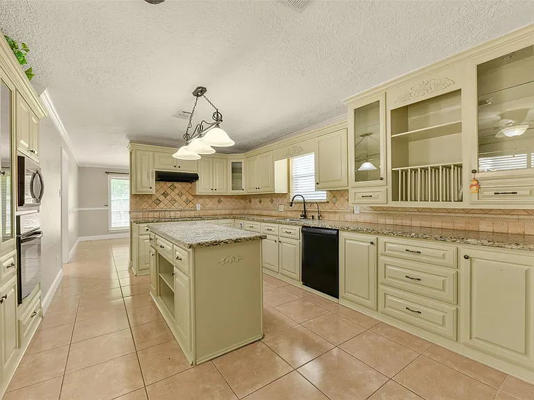 15910 Boatswain Ct — Photo 8