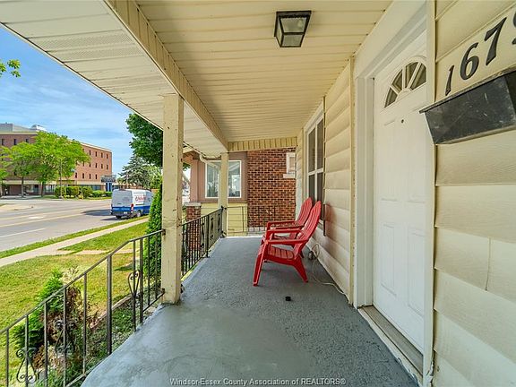 3rd image of 1679 Howard Ave