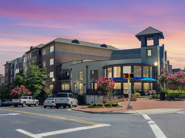 300 Hallman Hl E APT 206, Homewood, AL 35209