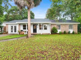 206 Norwich Dr, Gulf Breeze, FL 32561