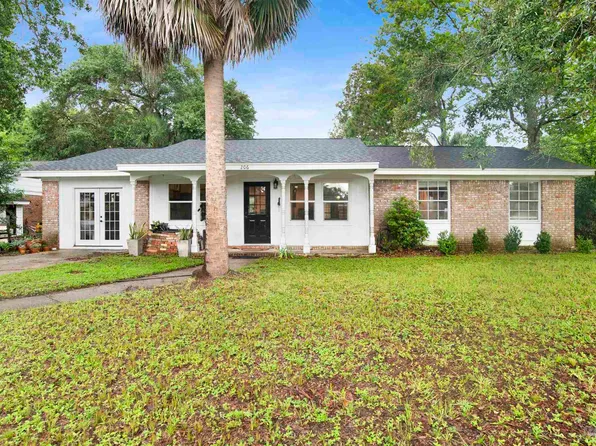 206 Norwich Dr, Gulf Breeze, FL 32561