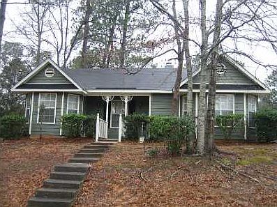 2nd image of 855 Victoria Pl S
