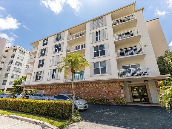 4th image of 9270 W Bay Harbor Dr APT 5C