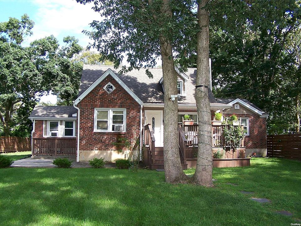 1st image of 1683 Manatuck Boulevard