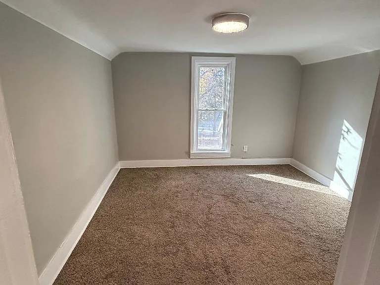803 S 2nd St — Photo 5