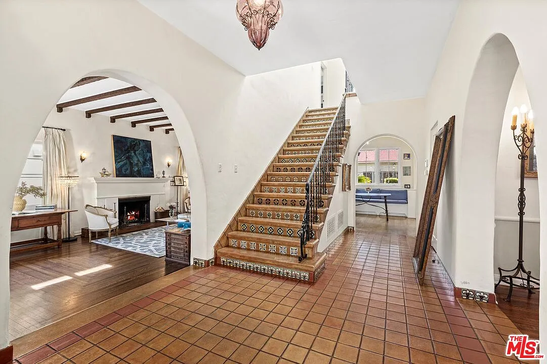 5 bed, 3.5 bath, 3500 sqft, $13,700 — Photo 4