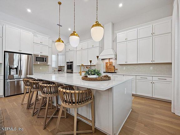 2nd image of 74 HIGH OAKS Place