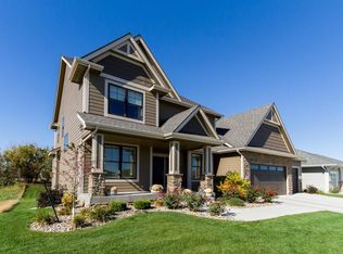 8010 NW 104th Ct, Johnston, IA 50131