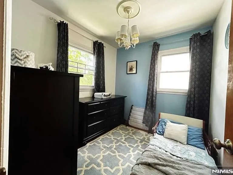 321 Maplewood Dr — Photo 17