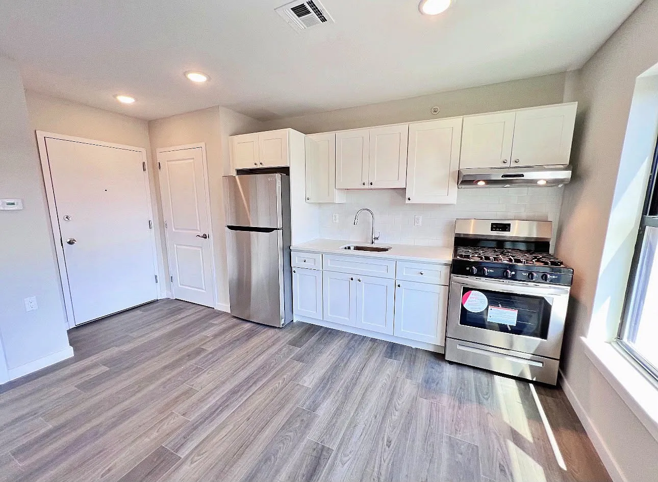 51 Carroll St — Photo 2
