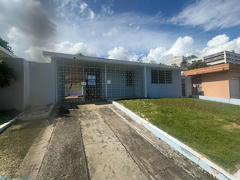 2 Calle 8 #G — Photo 38