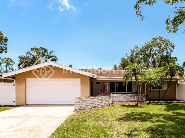 981 Porter Dr, Largo, FL 33771
