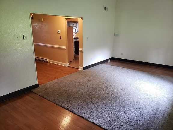 5th image of 713 Linden Ct