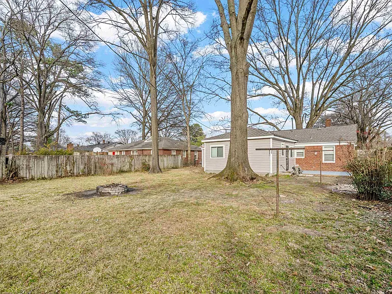 1453 Colonial Rd — Photo 32