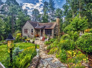 101 Poplar Spring Trl, Laurel Park, NC 28739