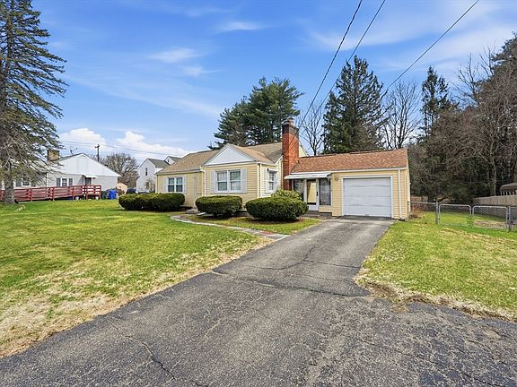 3rd image of 15 Kingoke Ln
