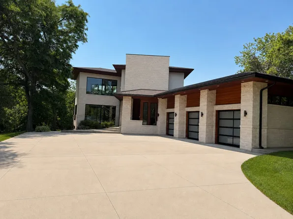 1971 Cragin Dr, Bloomfield Hills, MI 48302