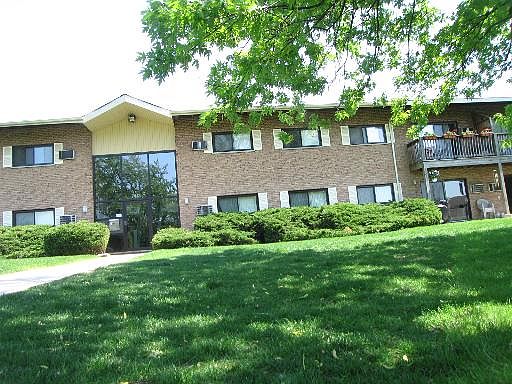 1st image of 7413 Brookdale Dr APT 206