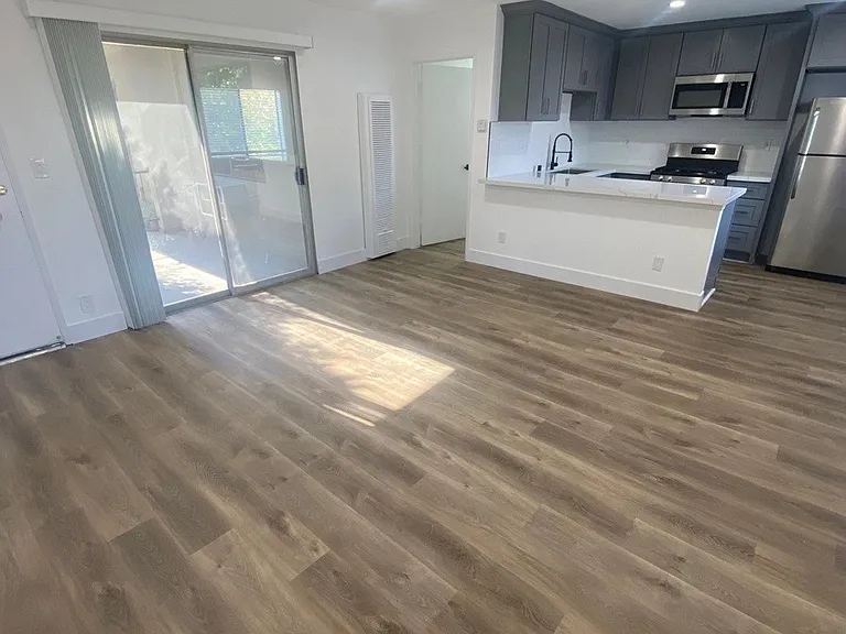 6136 Fulton Ave #9 — Photo 12