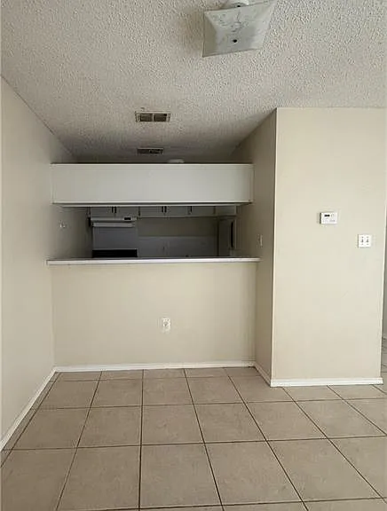 118-120 Gastel Cir #12 — Photo 4