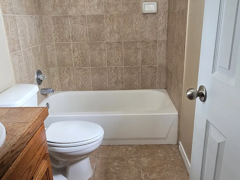 313 Ama Caro Dr #C — Photo 21
