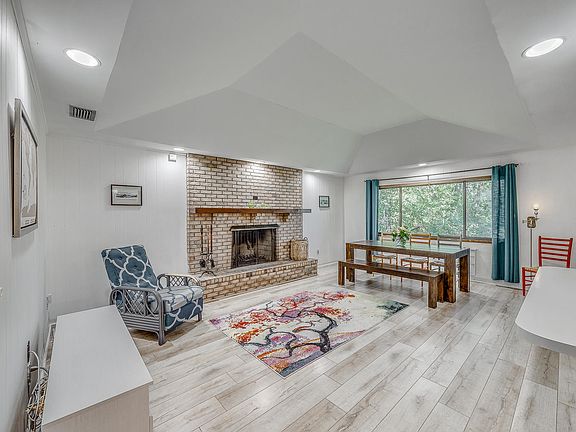5th image of 2165 Segovia Ave