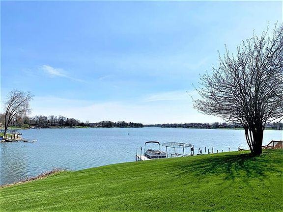 2nd image of 2513 E Lake Shore Dr
